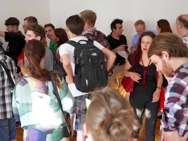 Wohnung gesucht. Wohnungssuche. Foto von Matthias Coers, publiziert im MieterEcho. zweischritte.berlin