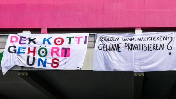 Foto: Matthias Coers zweischritte.berlin coersvideo | Der Kotti gehört uns, Schulden kommunalisieren, Gewinne privatisieren? Neues Kreuzberger Zentrum NKZ, Rekommunalisierung
