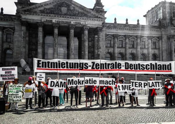 Bewegung und Parlament