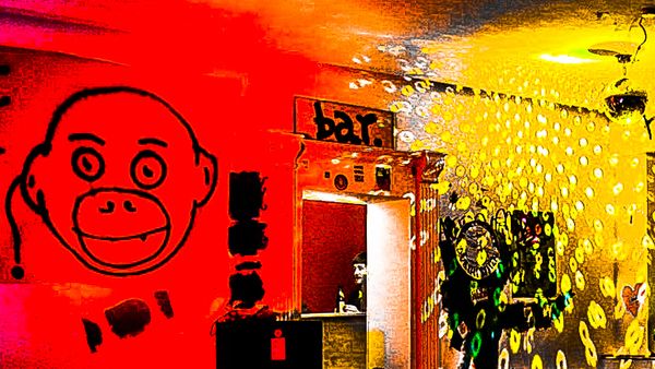 Foto: Matthias Coers zweischritte.berlin coersvideo | alibi Essen, DAS GEGENTEIL VON GRAU